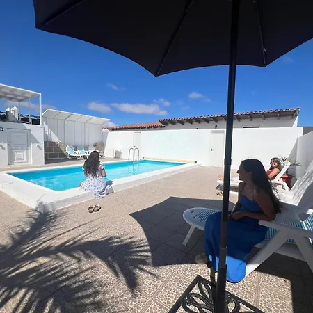 Duke Con Piscina En Charco Del Pino Vila *